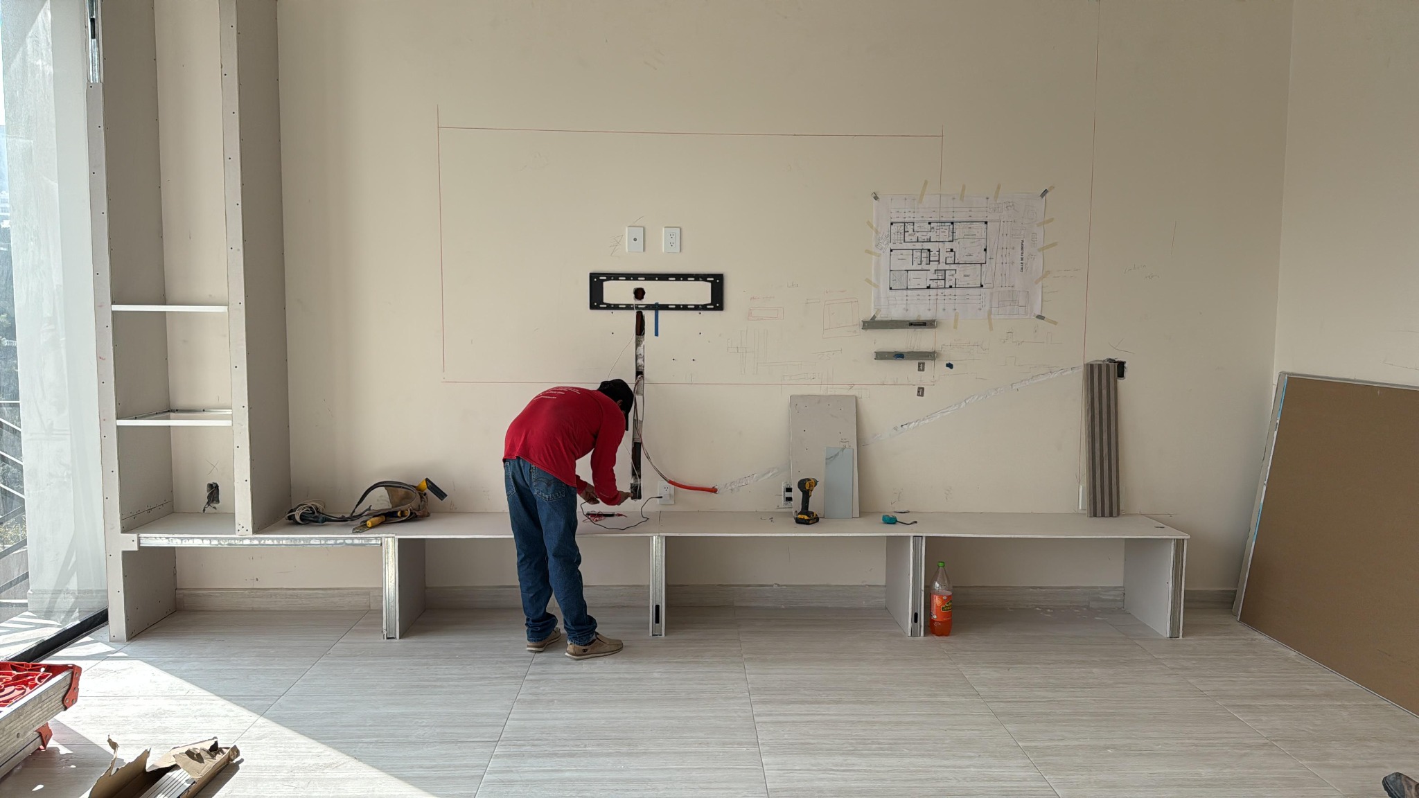 Instalación de mobiliario durante Arquitectura 72